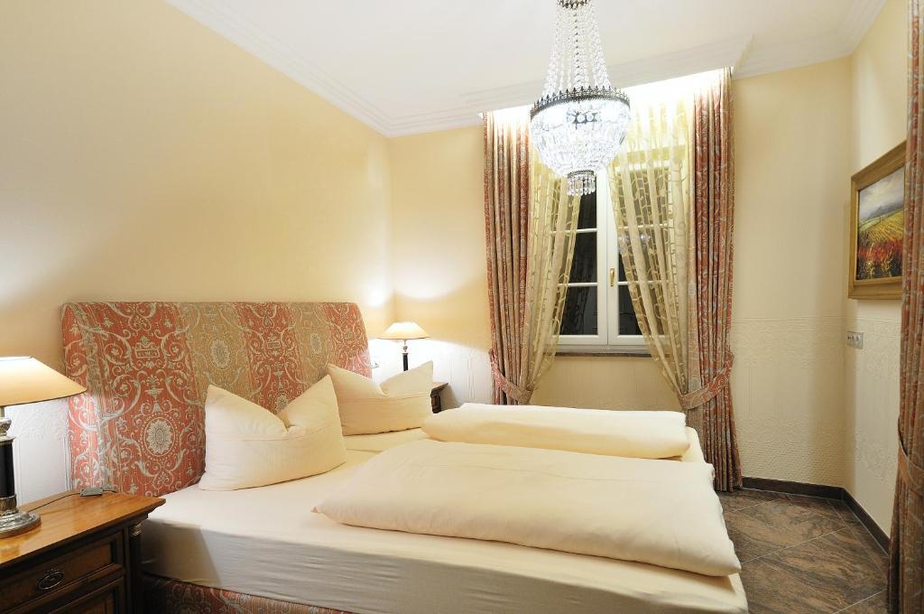 Hotel Residenz Am Rosengarten Бад Кисинген Екстериор снимка