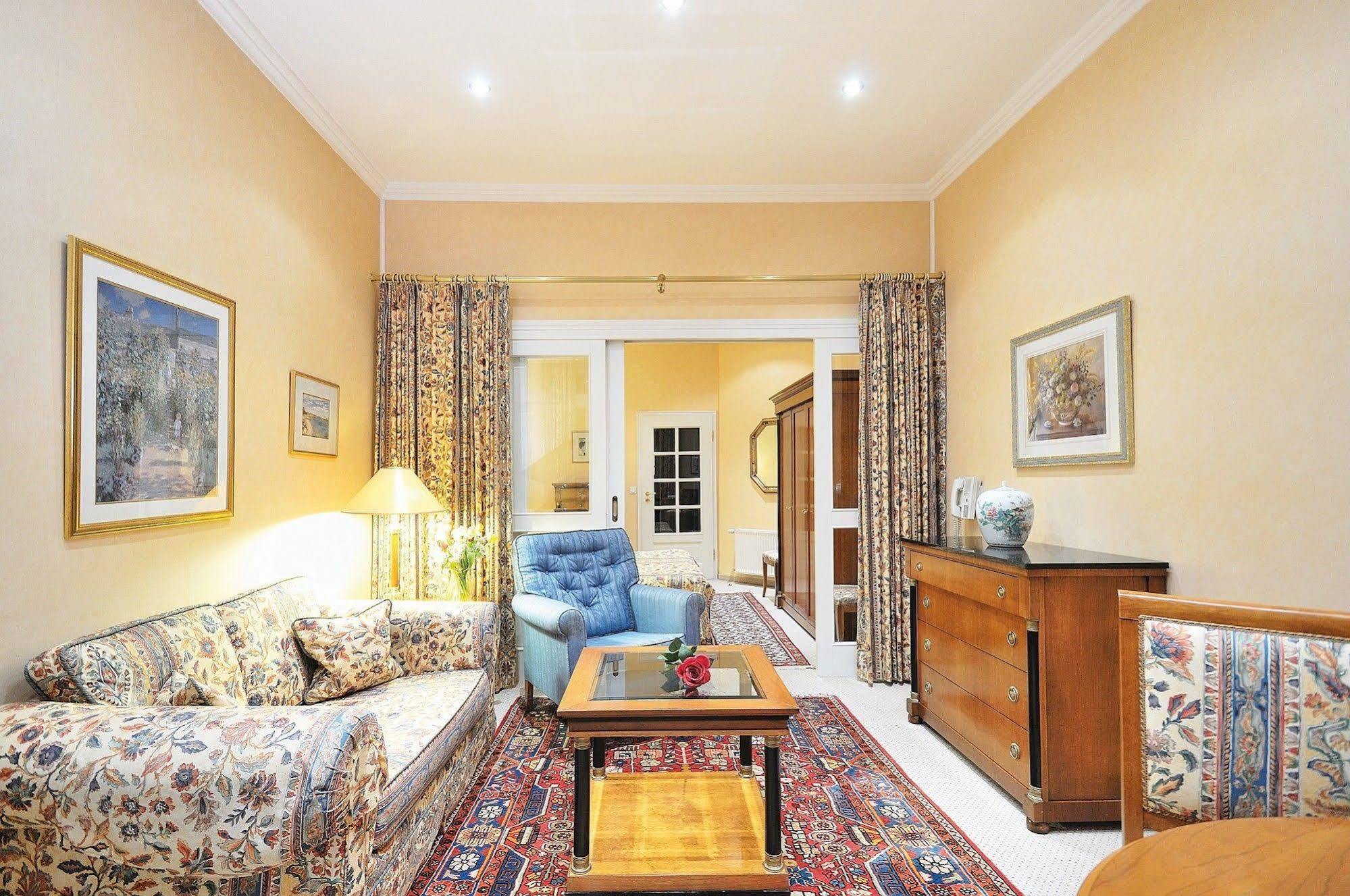 Hotel Residenz Am Rosengarten Бад Кисинген Стая снимка