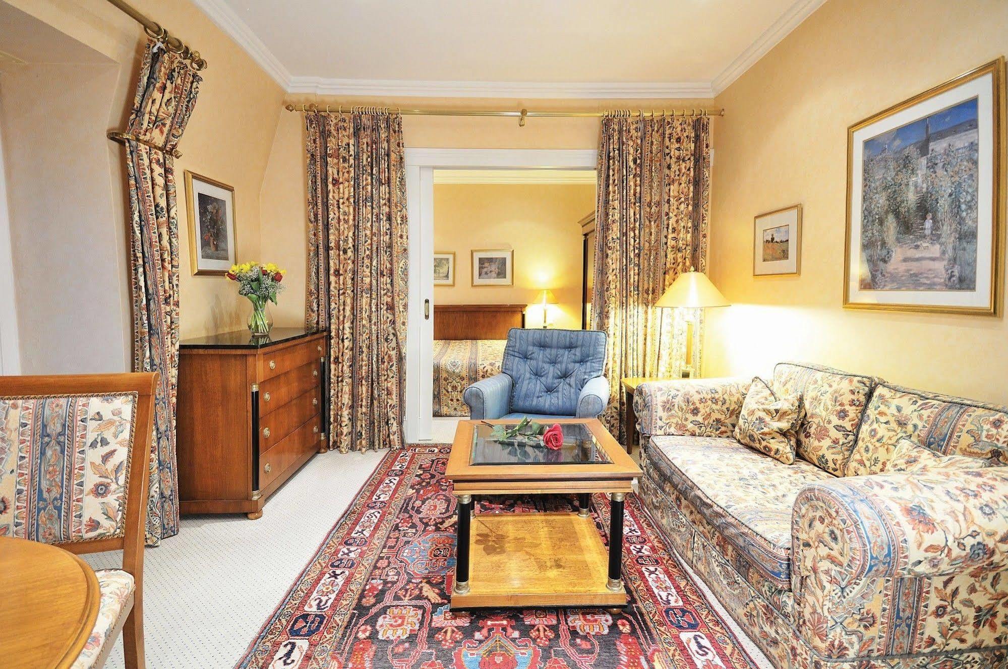 Hotel Residenz Am Rosengarten Бад Кисинген Екстериор снимка